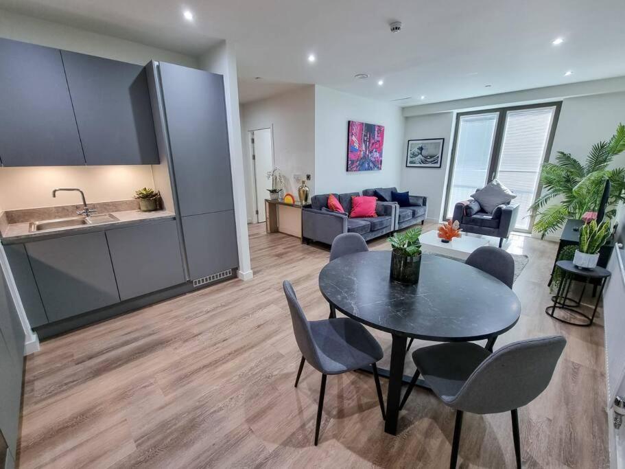 Luxury City Centre Townhouse With Parking Manchester Extérieur photo
