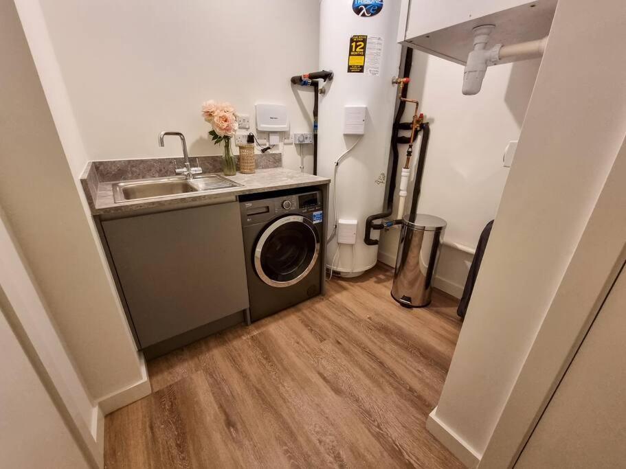 Luxury City Centre Townhouse With Parking Manchester Extérieur photo