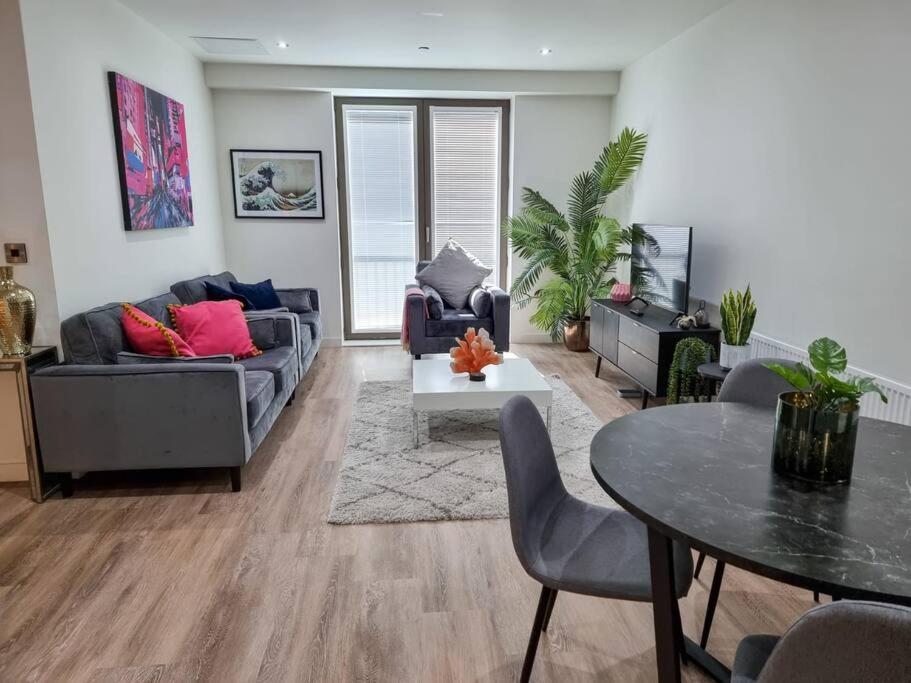Luxury City Centre Townhouse With Parking Manchester Extérieur photo